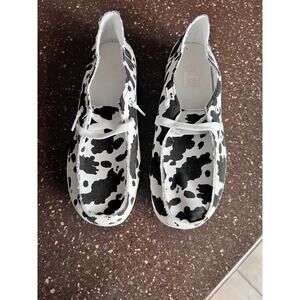 Hey Milky Way ** Cow Print** Womens Size 42 Black and White Farm Dude -ette